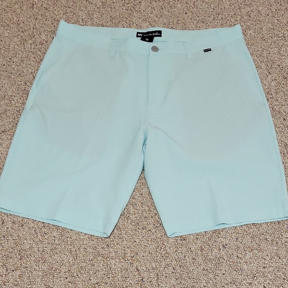 Travis Mathew 10" Mint Green Performance Shorts Mens Sz 38. - Picture 4 of 7